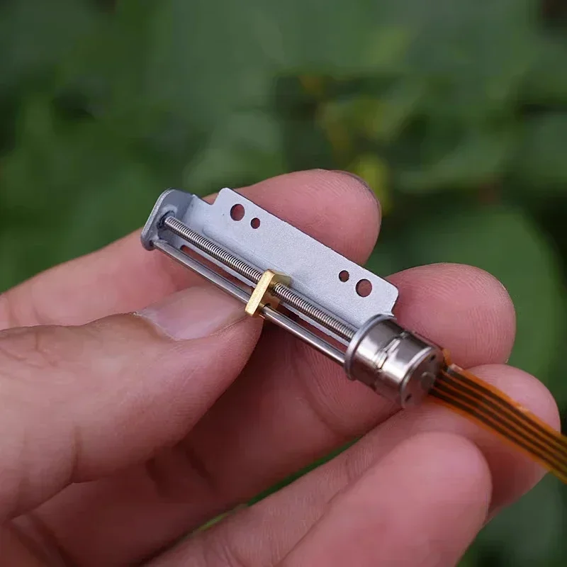 محرك خطوي خطي دقيق صغير جدًا 8 - مراجعة Lead Screw 8Mm وسعره