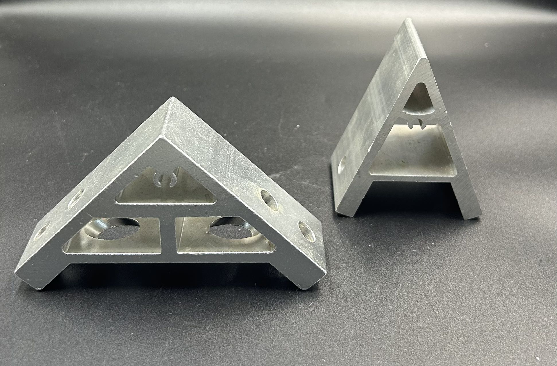 ملحقات ملف تعريف الألومنيوم ال - مراجعة Aluminium Extrusion وسعره